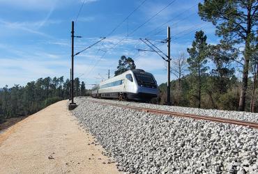 Circulação em via dupla restabelecida na Linha do Norte, entre Pampilhosa e Souselas