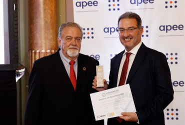Diretor Geral IPT, Alberto Diogo, recebe prémios APEE
