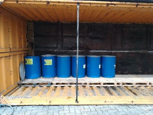 Condições de armazenamento preliminar dos resíduos resultantes da atividade interna, no Terminal da Bobadela.