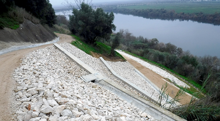 Finalizados os trabalhos em talude da Linha do Norte
