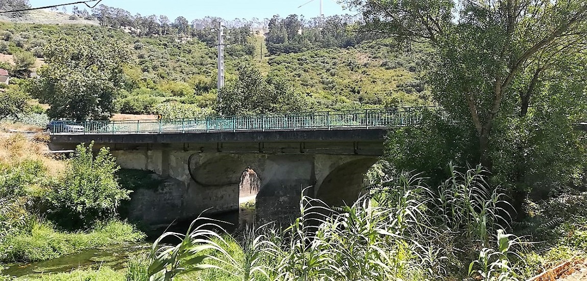 Ponte sobre o rio Trancão 
