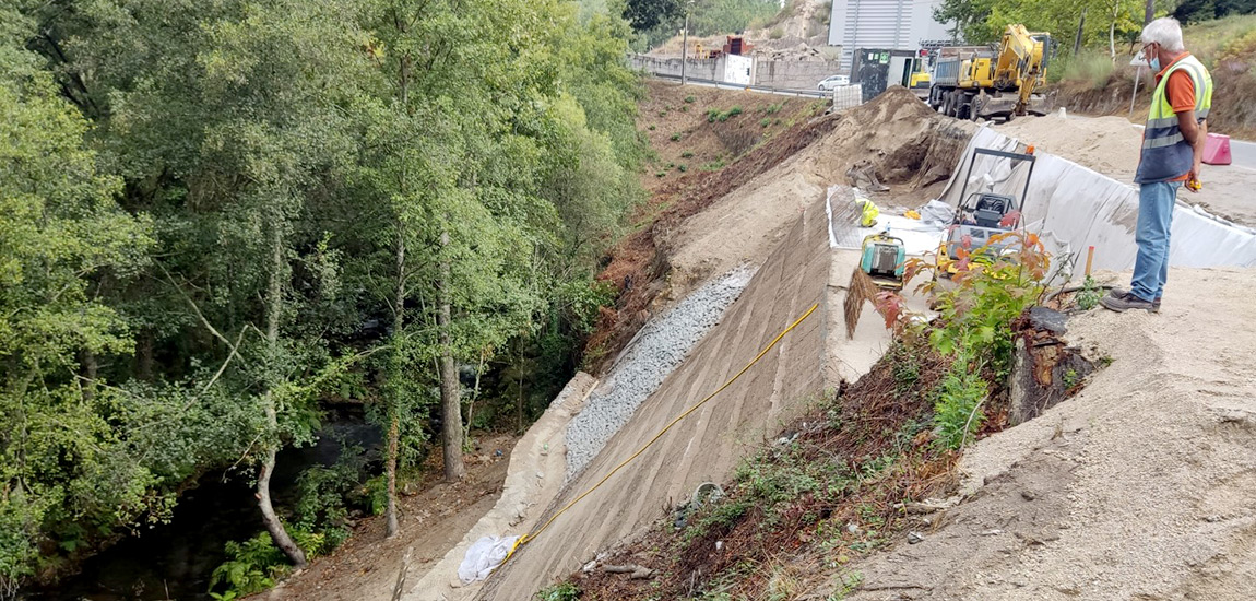 talude de aterro na EN15