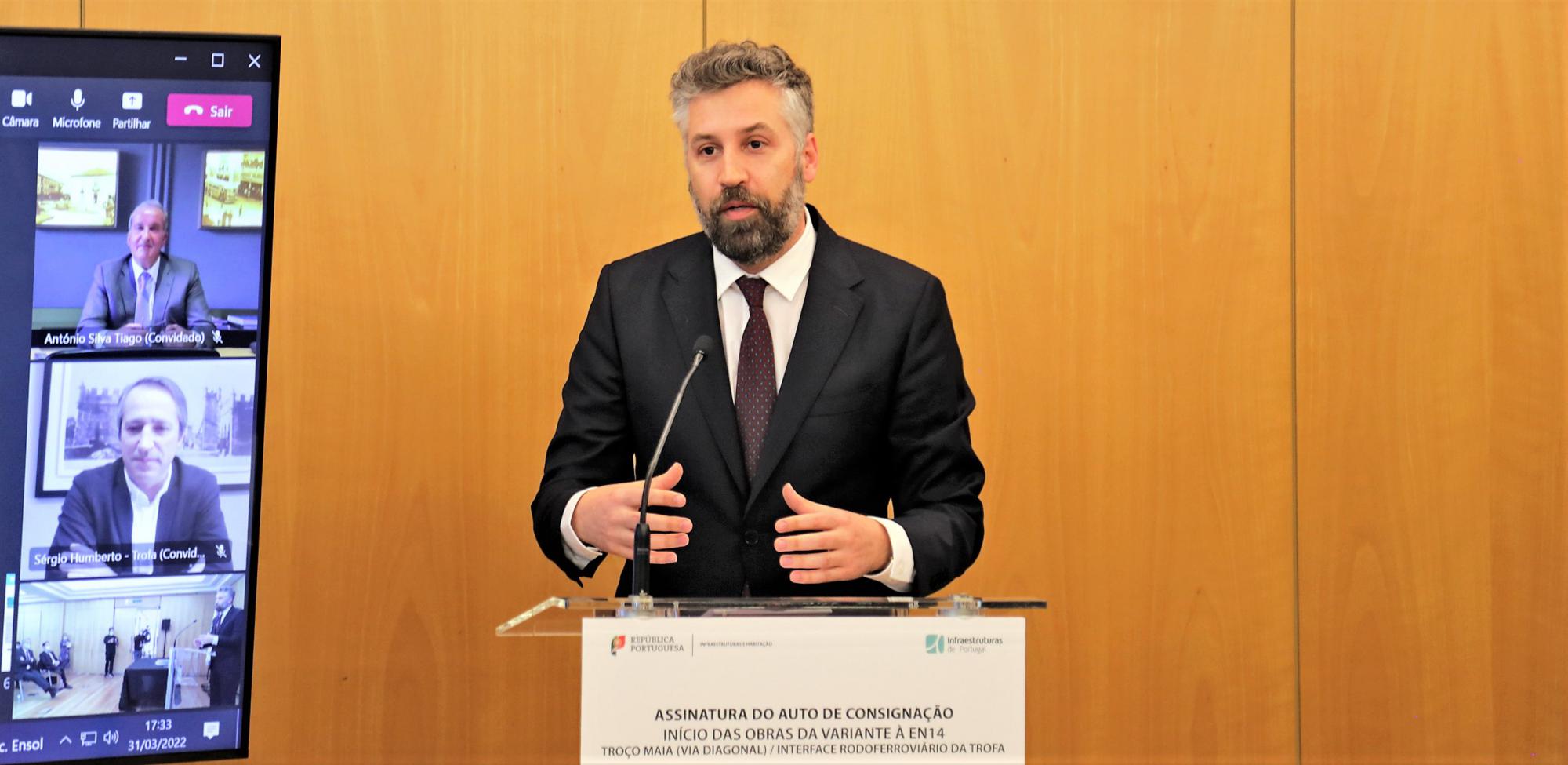 Ministro das Infraestruturas e da Habitação, Pedro Nuno Santos, na assinatura do auto de consignação