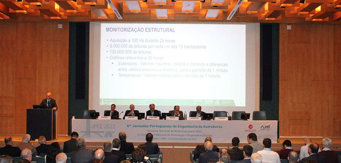 Projetista Parsons, representado por Aykut Urgen e Tom Spoth