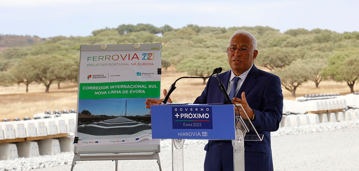 PrimeiroMinistro visita obra de construção da nova Linha de Évora