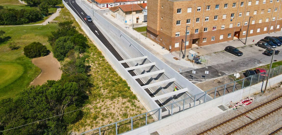 Fotografia da Passagem Inferior da Linha do Norte em Espinho: fotografia 2