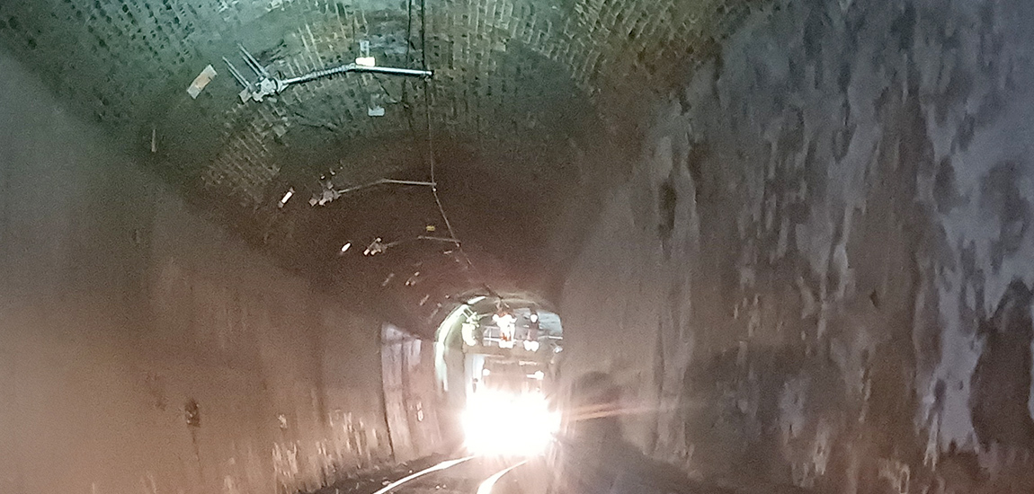 Imagem 4 - Reabilitação de Catenária no túnel de Xabregas 