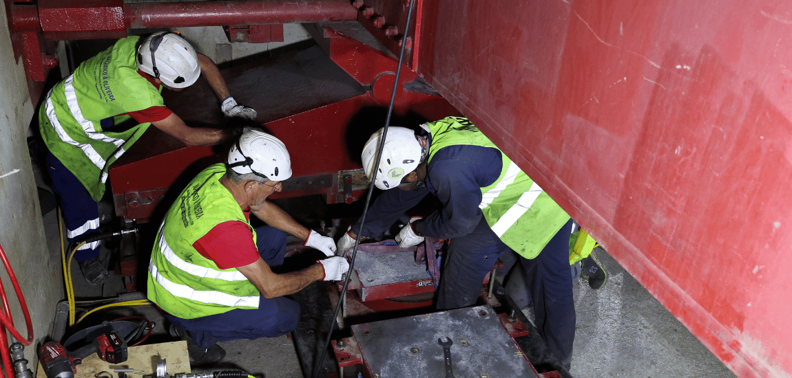 O trabalho que mantém a Ponte 25 de Abril em movimento