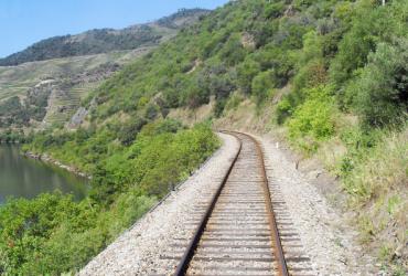 Beneficiação da Superestrutura de Via no Troço Pinhão - Tua