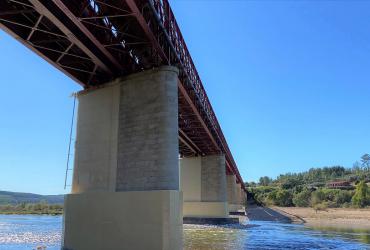 Ponte rodoferroviária da Praia