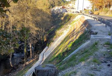 talude de aterro na EN15