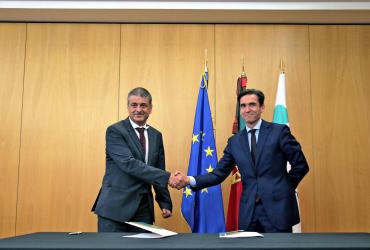 vice-presidente da IP, Carlos Fernandes, na assinatura do auto de consignação