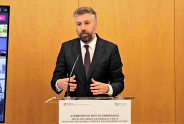 Ministro das Infraestruturas e da Habitação, Pedro Nuno Santos, na assinatura do auto de consignação