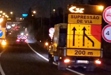 Trabalhos de marcação rodoviária no IC19 