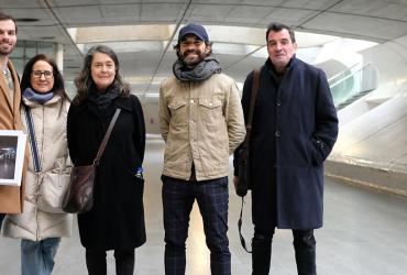 Paula Azevedo e participantes na visita à Gare do Oriente.