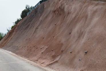 Estabilização de talude na EN2: fotografia 1