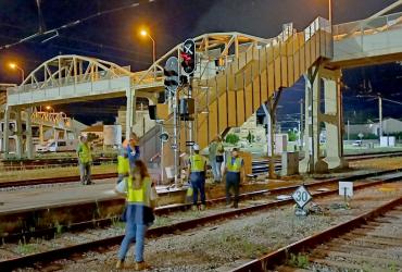 Fotografias dos trabalhos de instalação da nova Sinalização Eletrónica no Entroncamento: fotografia 1