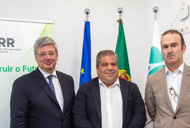 Fotografia da cerimónia de consignação da nova variante a Aljustrel