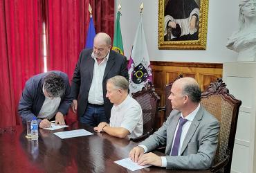 Imagem 1 assinatura consignação - Empreitada de melhoria do acesso do IC8 ao Parque Empresarial do Camporês em Ansião, Leiria