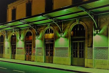 Estação de Alcântara-Terra em Lisboa iluminado de verde: fotografia 3