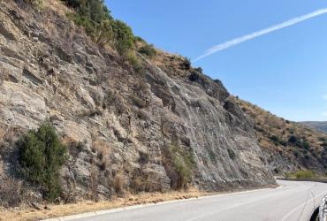 Fotografia 1 - Conclusão dos trabalhos de estabilização de taludes na EN222