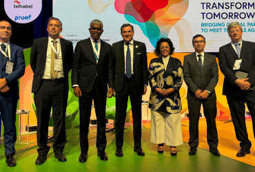 Imagem - Presidente da IP, Miguel Cruz, juntamente com constituintes do painel e Sr. Ministro dos Transportes de Angola, Dr. Ricardo Viegas D’Abreu e o Presidente da Direção do Conselho da Diáspora Portuguesa, António Calçada de Sá